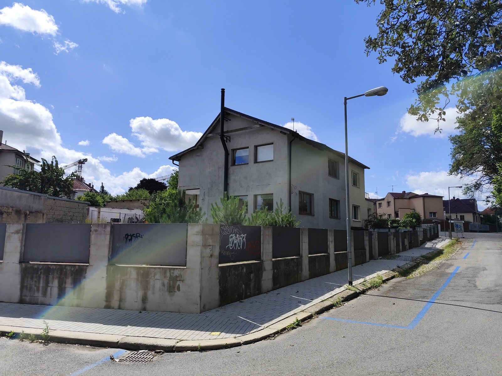 Prostorný dům 5+1 v Jihlavě – galerie, zahrada a prostor pro vaše plány